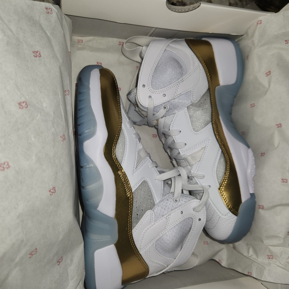 Jordan Women's Jumpman Two Trey Shoes - Picture 6 of 10